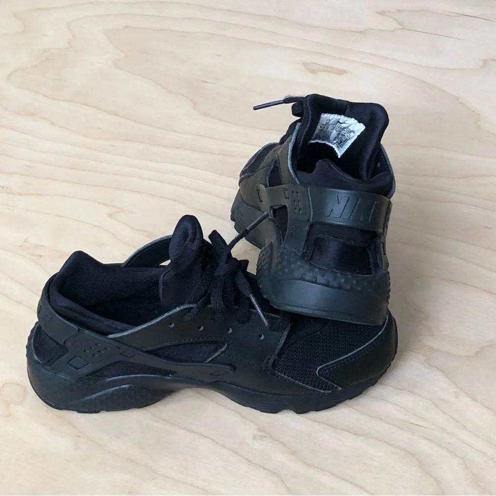Nike huarache triple